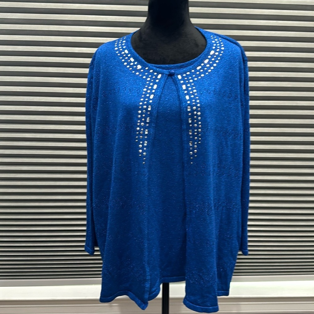 Shimmering blouse with cardigan included